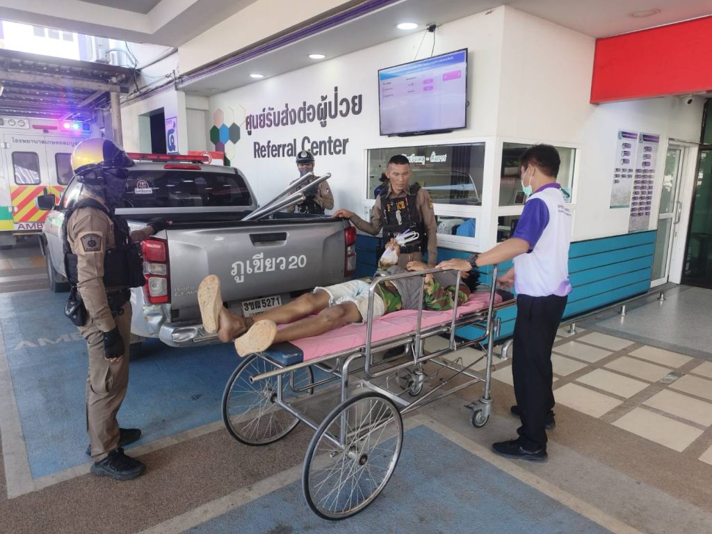 ร.ต.อ.บัญญัติ สาระขันธ์ รอง สวป.สภ.ภูเขียว ปฏิบัติหน้าที่ ร้อยเวรป้องกันปราบปราม / ร้อยเวร20 ประจำชุดปฏิบัติการสายตรวจ ชุดที่ 2 พร้อมกำลัง สายตรวจรถยนต์ , สายตรวจรถจักยานยนต์,สายตรวจตำบลธาตุทอง  ตรวจสอบเหตุชายอาละวาด มีอาการทางจิตเวช